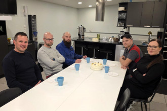 "Jokainen saa olla oma itsensä" – kehitysmahdollisuudet, vastuunanto ja sujuva arki ovat työviihtyvyyden avaintekijöitä